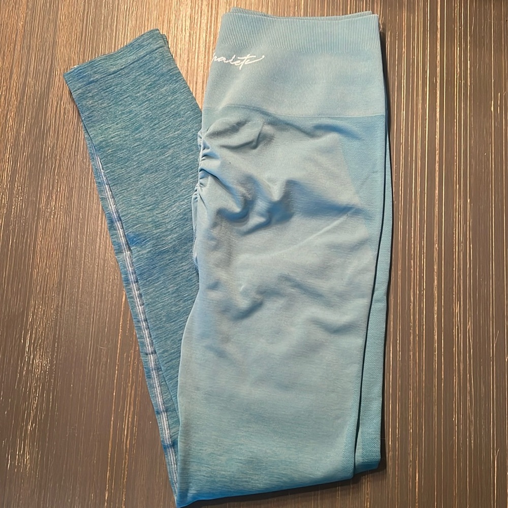 Alphalete Amplify Ombré Legging.
